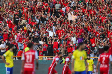 لیگ برتر فوتبال- پرسپولیس و نفت آبادان