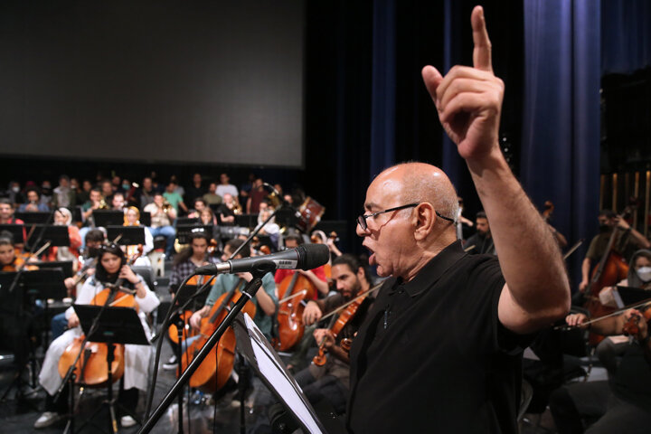 پرویز پرستویی: ادغام موسیقی و نمایش، «علمدار» را جذابتر کرده است/فروش بلیطهای اثر صرف مناطق محروم میشود