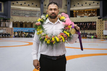 Lutte libre: L’iranien Komeil Ghasemi a reçu l'or olympique pour les Jeux olympiques de Londres 2012 après 10 ans
