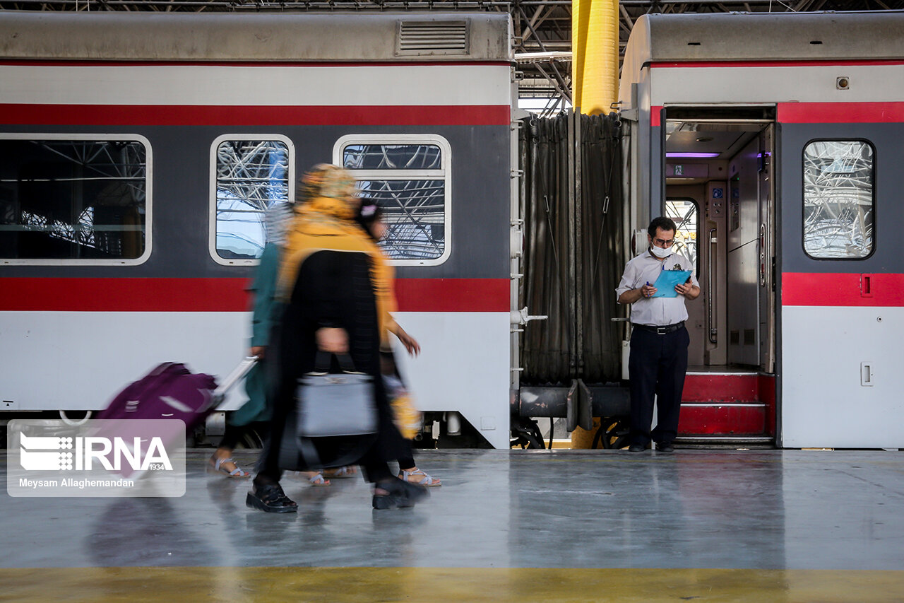 فروش بلیت قطارهای نوروزی از روز شنبه/ دریافت پیامک تایید خرید اجباری است فروش بلیت قطارهای نوروزی از روز شنبه/ دریافت پیامک تایید خرید اجباری است