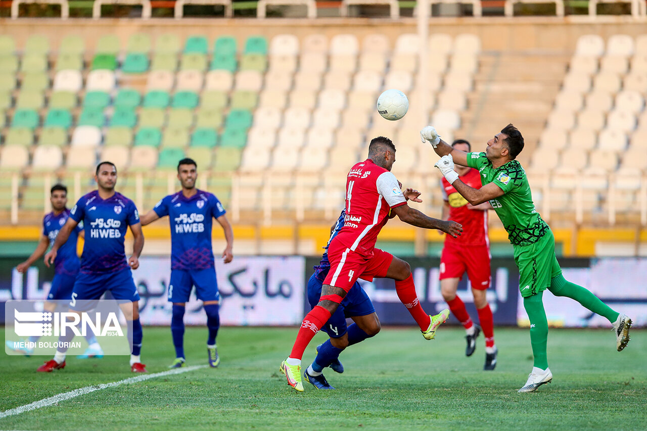 سرپرست هوادار: تنها در ورزشگاه پاس با پرسپولیس بازی می‌کنیم