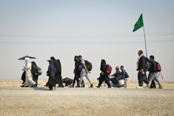 Los peregrinos de Arbain en la frontera Mehran