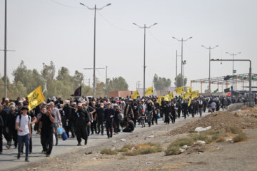 Los peregrinos de Arbain en la frontera Mehran