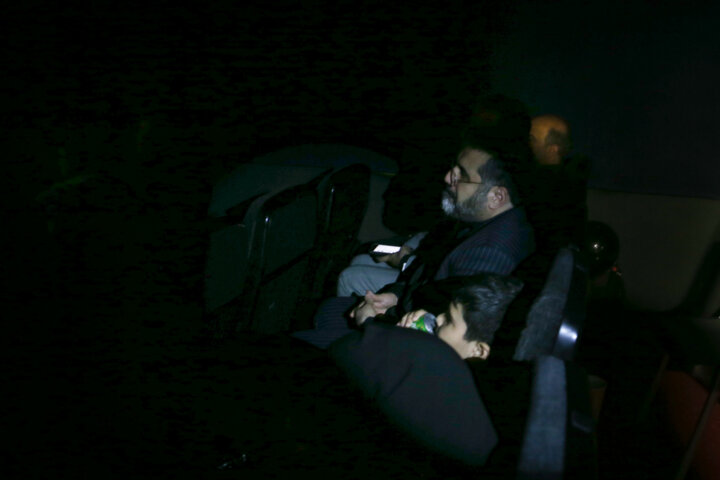 وزیر فرهنگ همزمان با روز سینما به تماشای «پسر دلفینی» نشست