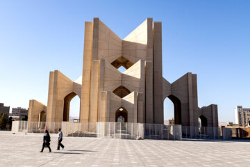 Irán conmemora a Shahriar en el Día Nacional de la Poesía y la Literatura Persa