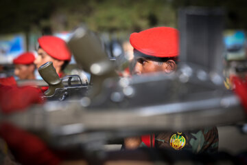 La cérémonie de clôture d'un stage de formation à l'université militaire de Téhéran