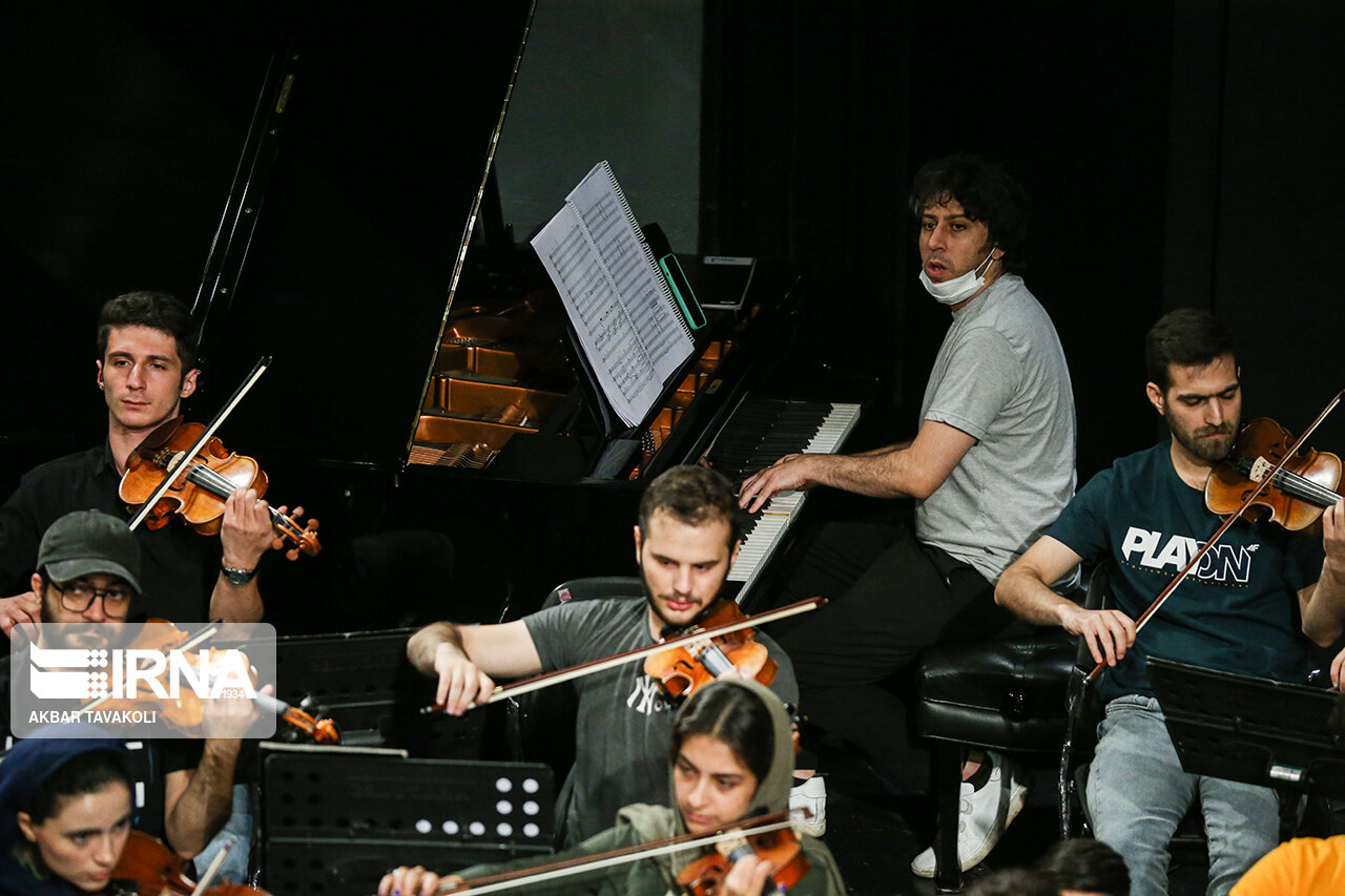 مردم گوش خود را به موسیقیهای اصیل عادت دهند مردم گوش خود را به موسیقیهای اصیل عادت دهند