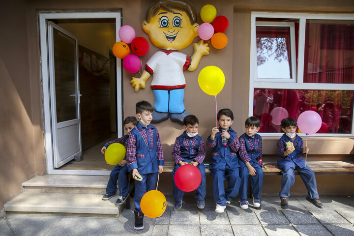 نقش خانواده در سازگاری فرزندان با مدرسه/ والدین الگوی کودکان هستند
