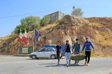 کاروان سوارکاران خراسان شمالی در راه مشهد