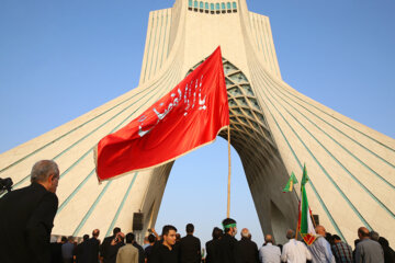 اجتماع بزرگ امام حسنیها در میدان آزادی