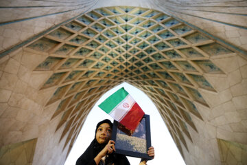 اجتماع بزرگ امام حسنیها در میدان آزادی