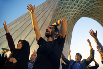 اجتماع بزرگ امام حسنیها در میدان آزادی