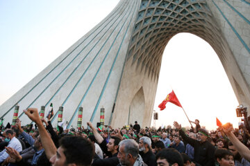 اجتماع امام حسنیها در میدان آزادی