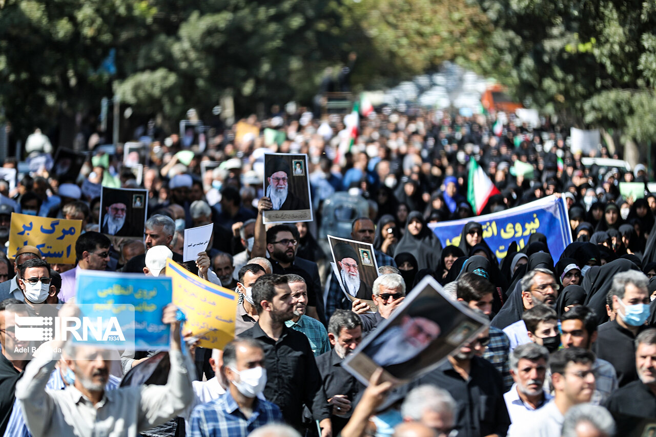 مردم دارالمومنین همدان اقدام تروریستی در شاهچراغ شیراز را محکوم کردند