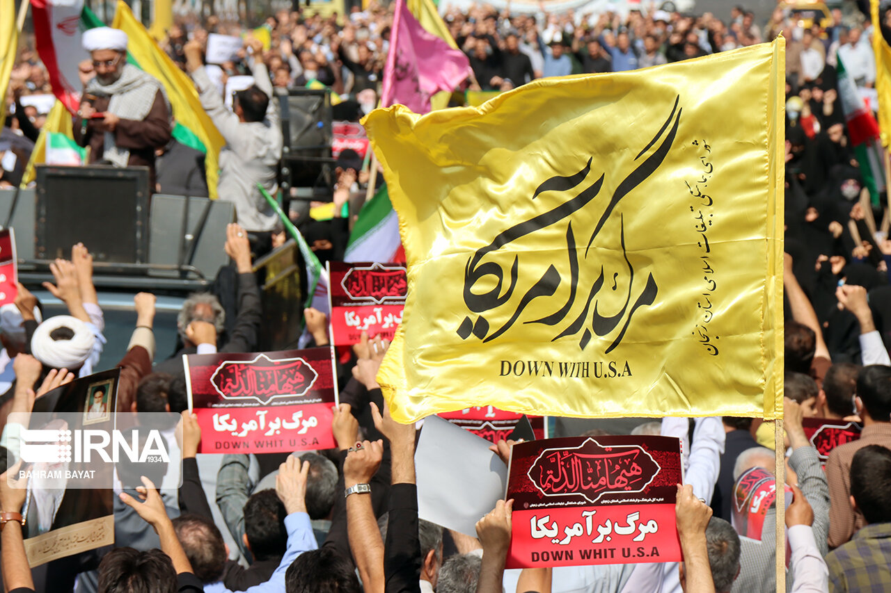 ائمه جمعه شهرستان های استان تهران: مردم در راهپیمایی ۱۳آبان دشمنان را حسرت به دل گذاشتند