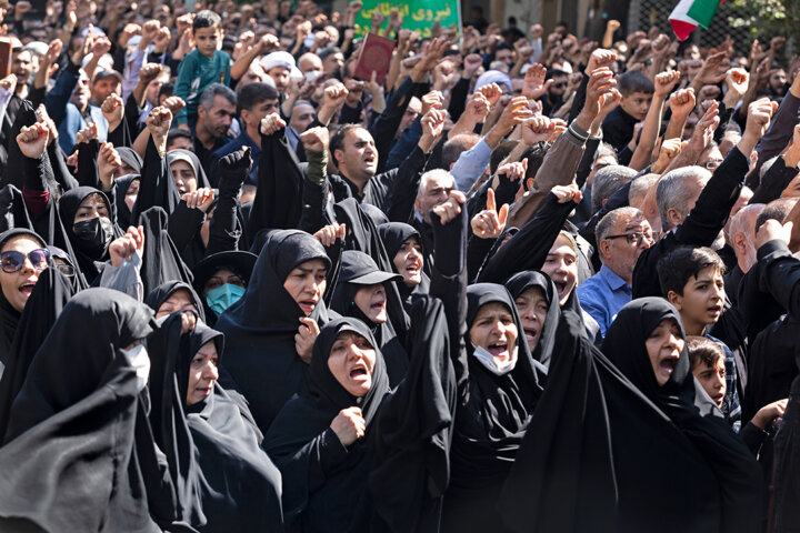 تصاویر حضور مردم در راهپیمایی علیه اغتشاشگران