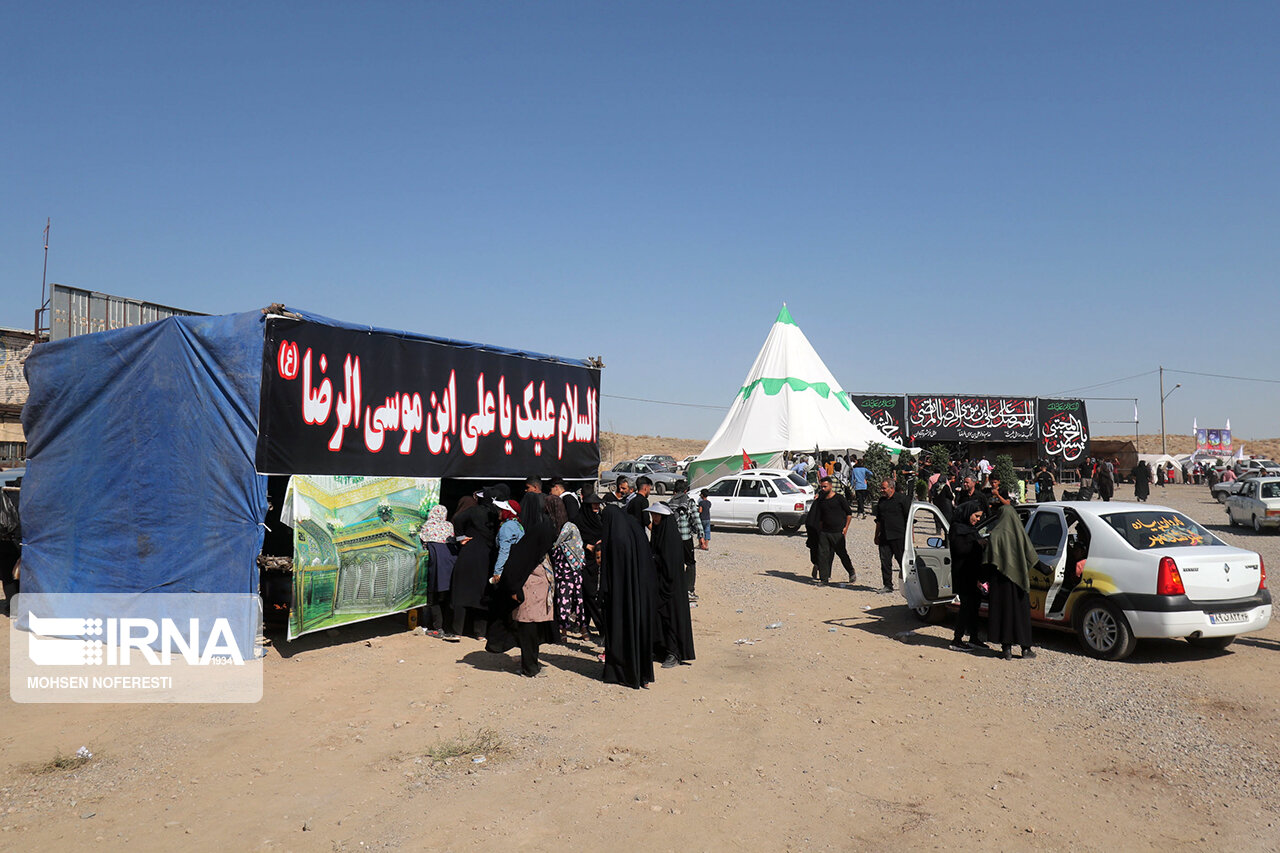 امدادگران خراسان‌شمالی روزانه به ۲ هزار زائر پیاده امام رضا(ع) خدمات رسانی کردند