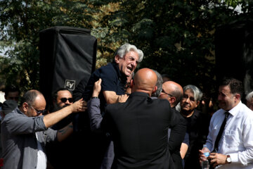 مراسم خاکسپاری امین تارخ