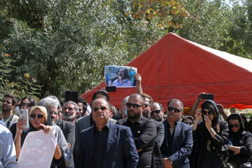 مراسم خاکسپاری امین تارخ