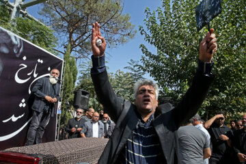 مراسم خاکسپاری امین تارخ