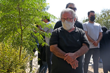 مراسم خاکسپاری امین تارخ