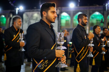 Cérémonie funéraire à l'occasion de l'anniversaire de la mort de l'Imam Reza à Machhad