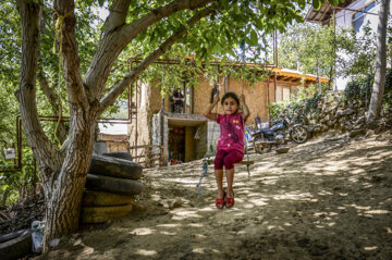 «نازیلا آقاجانی»دانش آموز کلاس اول