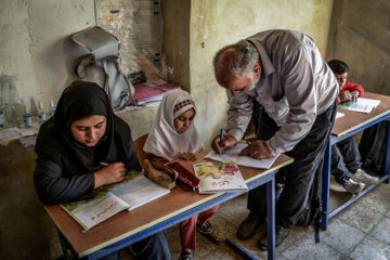 کلاس در چهار دانش آموزه مدرسه آزادی