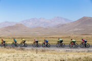 دوچرخه‌سوار ازبکستانی پیراهن طلایی مرحله دوم تور ارس را تن کرد