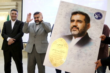 «محمد مهدی اسماعیلی» وزیر فرهنگ و ارشاد اسلامی در همایش هنرمندان پیشکسوت 