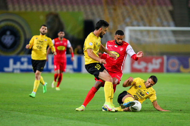 کلهر: پرسپولیس باید هجومی‌تر بازی کند/ لوکادیا در خط حمله تنها است