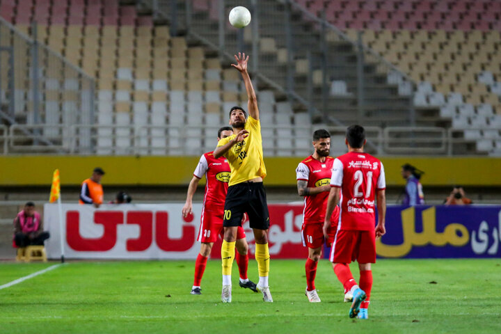 نقدی بر درخواست برخی بازیکنان داخلی برای قرارداد دلاری؛ کار از زیادهخواهی گذشت!