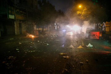Destrucción organizada por alborotadores en algunas zonas de Teherán
