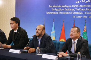 Birincisi düzenlenen Orta Asya ülkeleri ile İran Transit Geçiş Toplantısı’nın gündem maddesi bu ülkelerin bu konuda birbirleriyle karşılıklı iş ortaklığı anlaşmaları yapmaları olarak bildirildi. Bu toplantıya Özbekistan, Tacikistan, Kazakistan, Kırgızistan, Azerbaycan gibi gelişmekte olan Orta Asya ülkeleri katıldı. 