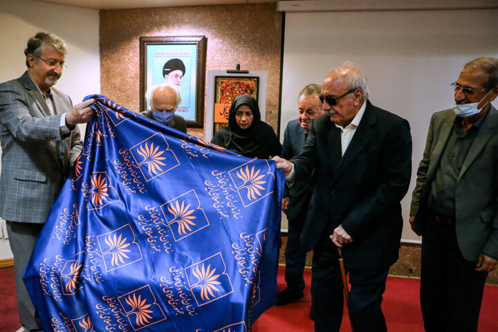 حسن انوری: نمیتوان گفت که حافظ از نظر فکری مانند فیلسوف است