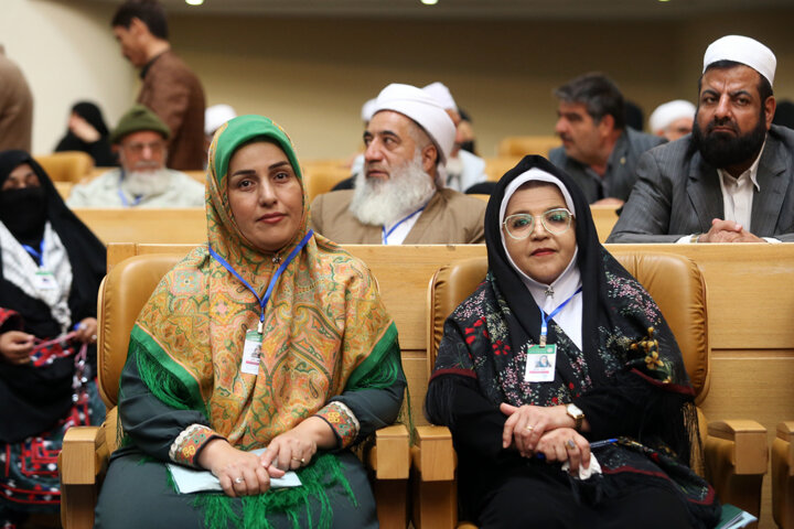 سخنان بزرگی در کنفرانس وحدت میزنیم ولی گامهای کوچک برمیداریم