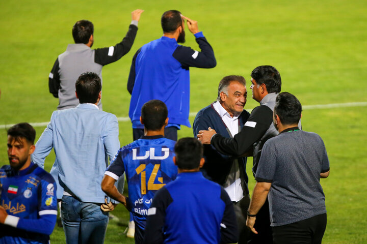 رجبی: آجورلو استقلال را ۳۰ سال عقب انداخت