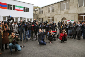 حضور عکاسان و تصویربرداران در مراسم افتتاح سرکنسولگری جمهوری اسلامی ایران در قاپان ارمنستان