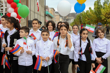 کودکان ارمنستانی در مراسم افتتاح سرکنسولگری جمهوری اسلامی ایران در قاپان ارمنستان