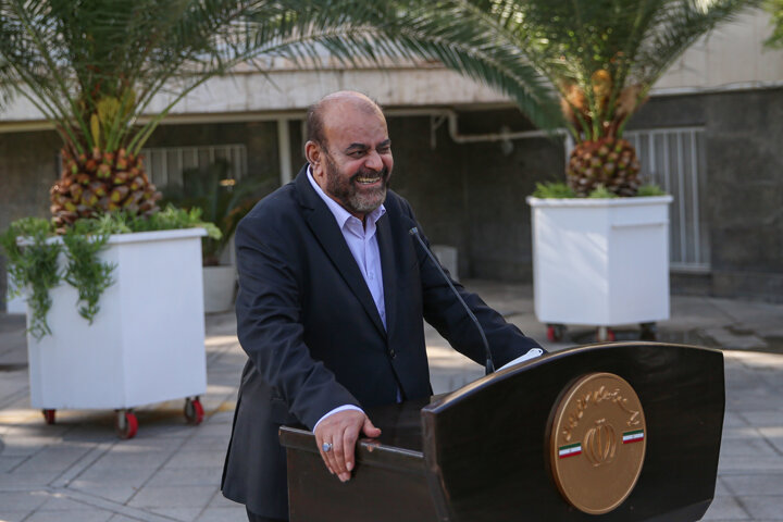 آنچه در حیاط دولت گذشت؛ از اقامت تماشاگران ایرانی جام جهانی در کیش تا آغاز واردات خودرو