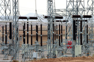 Le président Raïssi inaugure 5 centrales électriques de 1 026 mégawatts à Zanjān 