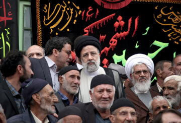 آیت‌الله «سیدابراهیم رییسی» رئیس جمهور در سفر یک روزه به زنجان در حاشیه افتتاح نیروگاه سیکل ترکیبی آریان (زنجان ۲) به صورت سر زده در میان اهالی روستای قره بوطه شهرستان زنجان حضور یافت و با آنها گفت وگو کرد