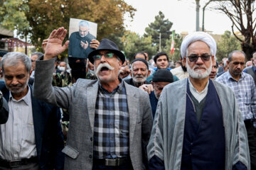 Marchas de protesta de los residentes de Hamedan tras el ataque terrorista en Shiraz