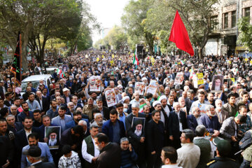 راهپیمایی مردم در محکومیت جنایت تروریستی حرم شاهچراغ- تبریز