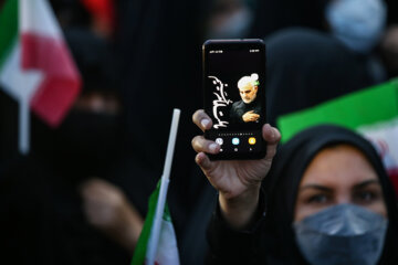 La procession funéraire à Machhad pour les victimes d'une attaque terroriste contre le sanctuaire sacré de ShahCheragh 