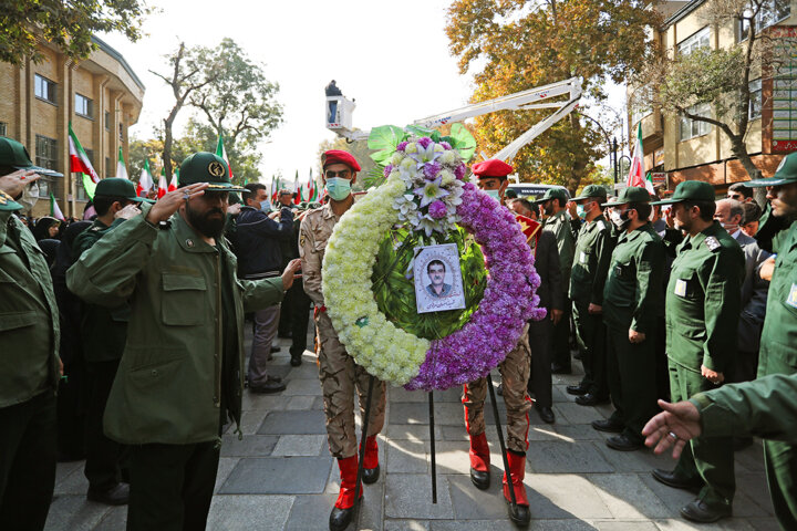 حضور حماسی همدانی‌ها در تشییع پیکر مطهر «احسان مرادی» شهید حرم شاهچراغ 