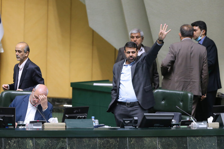 آخرین تغییرات لایحه افزایش حقوق کارمندان و بازنشستگان چیست؟