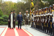ایرانی صدر کا آرمینیا کے وزیر اعظم  سے باضابطہ استقبال کی تصاویر

