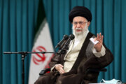 امریکہ بالکل کمزور ہے اور بے شرمی سے ایرانی عوام کی حمایت کا دعویٰ کرتا ہے: ایرانی سپریم لیڈر