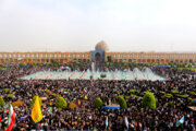 Isfahaníes marchan para conmemorar Día de Lucha contra Arrogancia